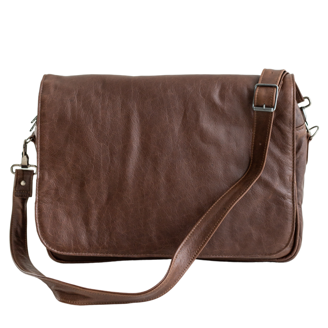 Maribu Leather Laptop Messenger Bag in Walnut