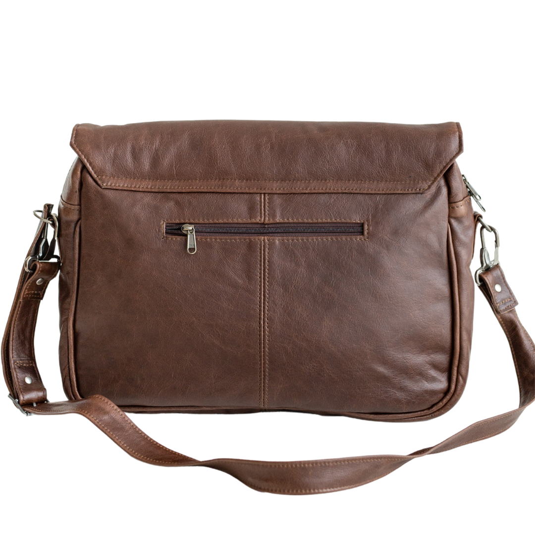 Maribu Leather Laptop Messenger Bag in Walnut
