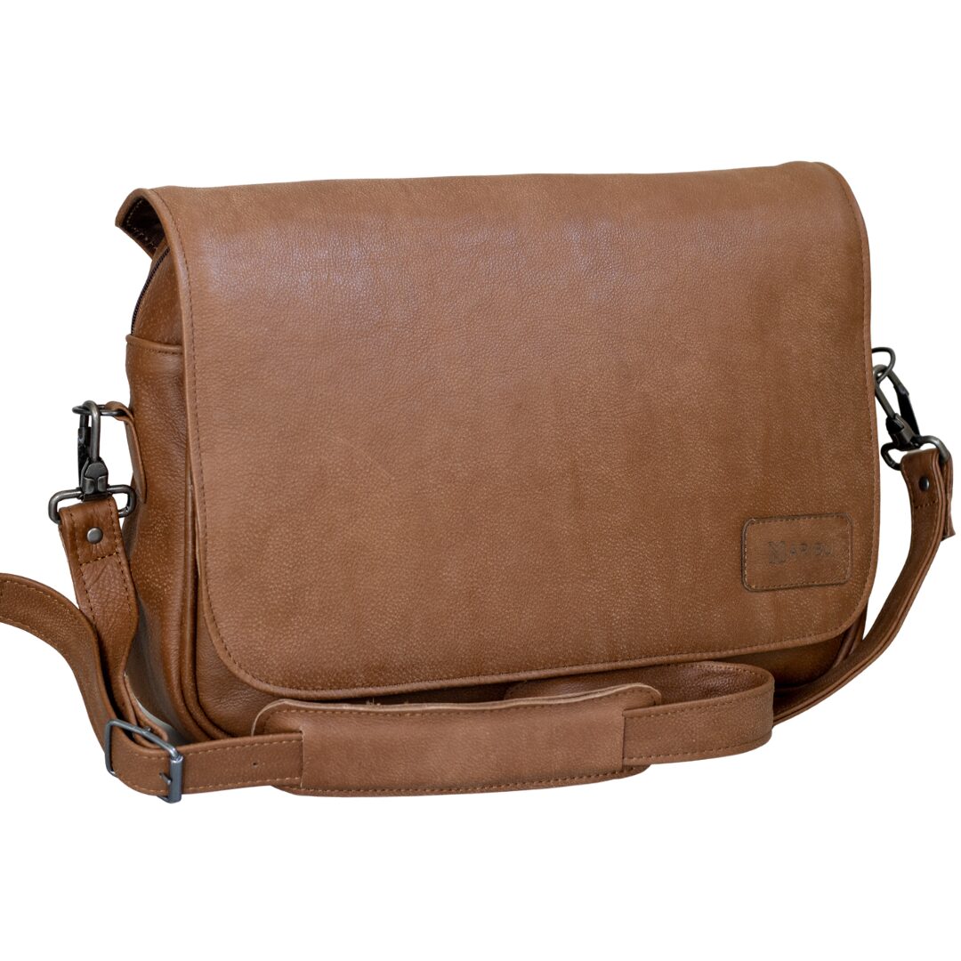 Maribu Leather Messenger Bag in Buffed Tan