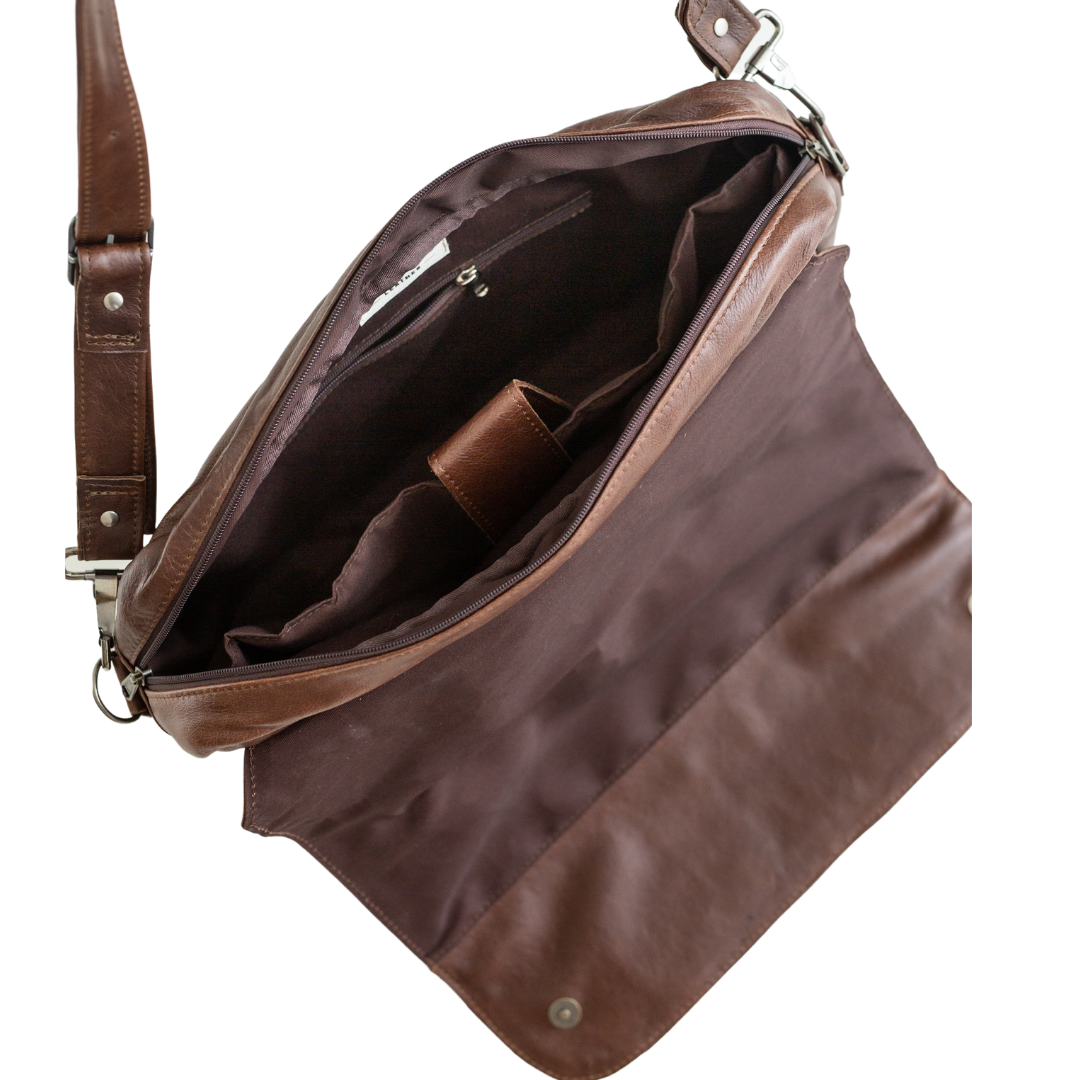Maribu Leather Laptop Messenger Bag in Walnut