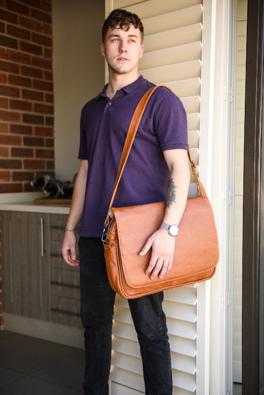 Maribu Leather laptop messenger bag
