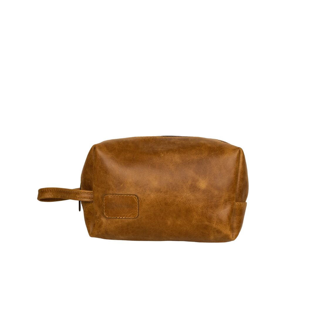 Maribu Leather Toiletry Bag in Tan