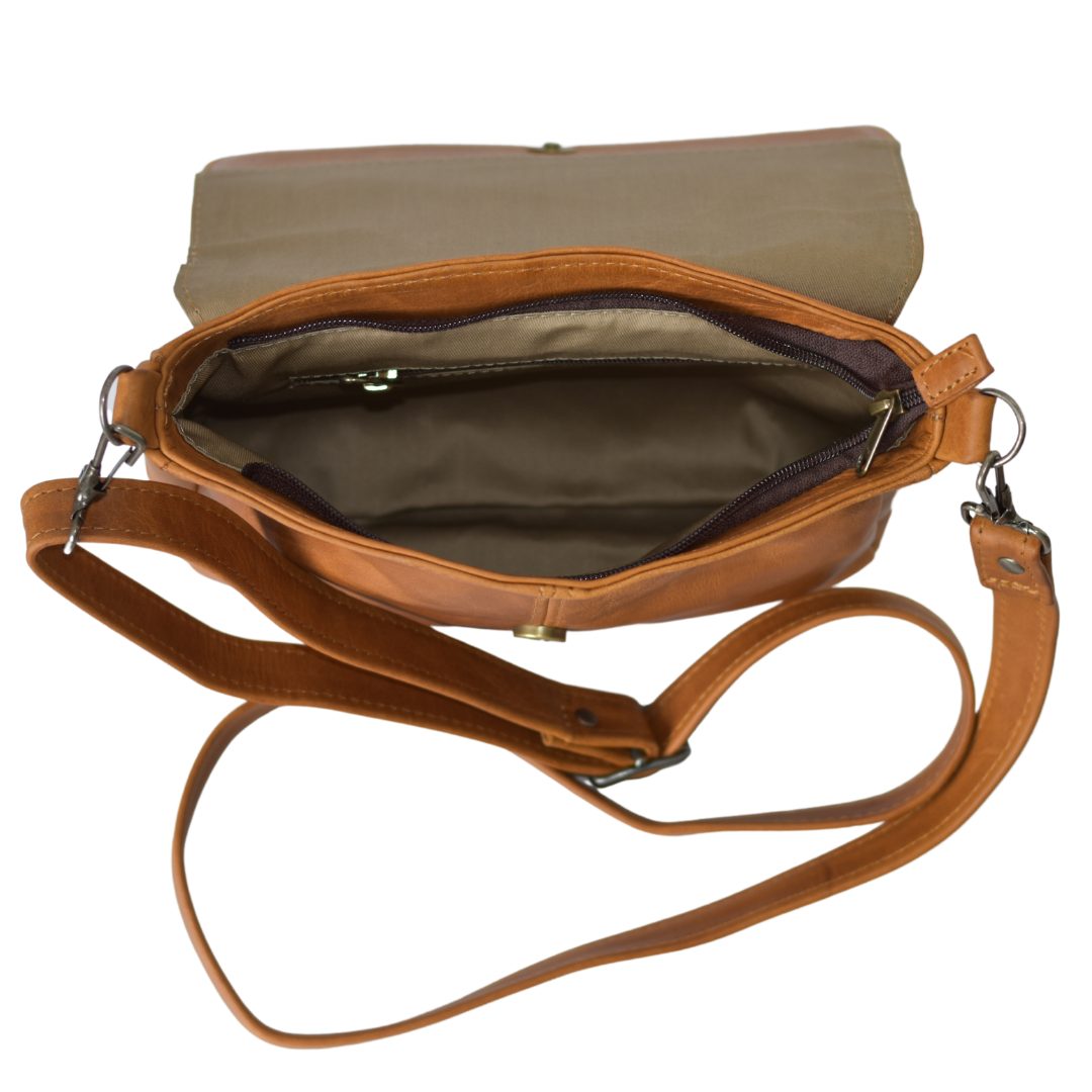 Maribu Leather Lily Clutch in Tan