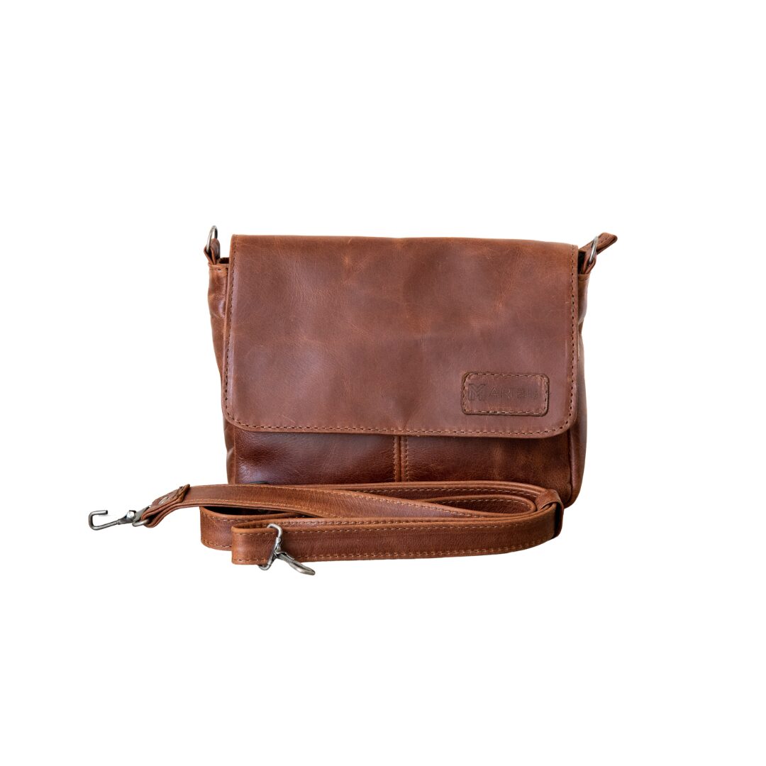 Maribu Leather Lily Clutch in Pecan